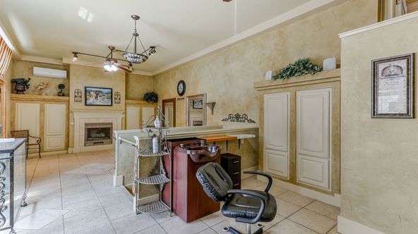 Standalone Commercial Cottage: 2437 Old Eureka Way, Redding, CA 96001